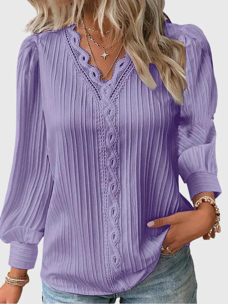 Une blouse, du café au dîner.