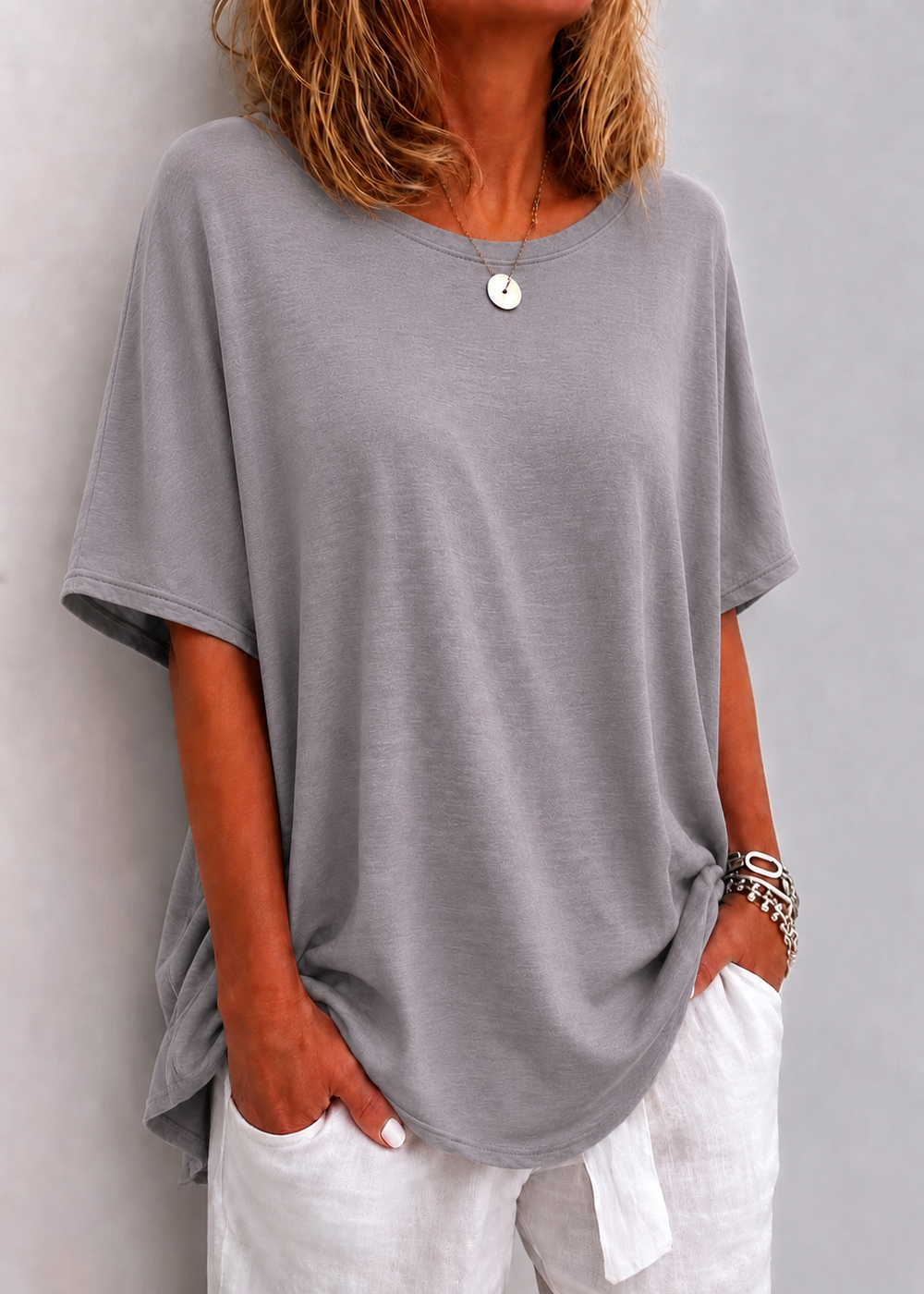 Une blouse, du café au dîner.