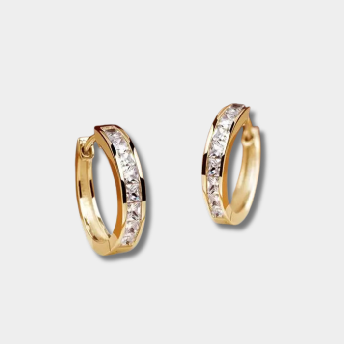 Élégantes boucles d’oreilles en or et cristal