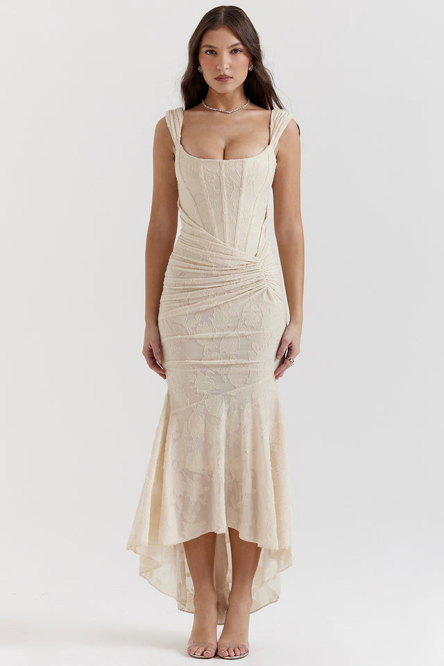 Une robe que vous aimerez avoir choisie.