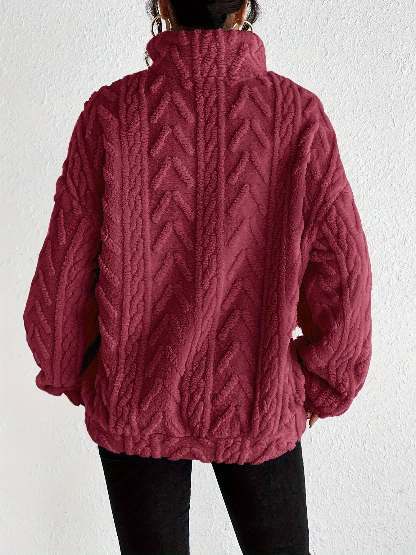 Cassandre | Pull torsadé à col montant zippé Rouge, photo studio