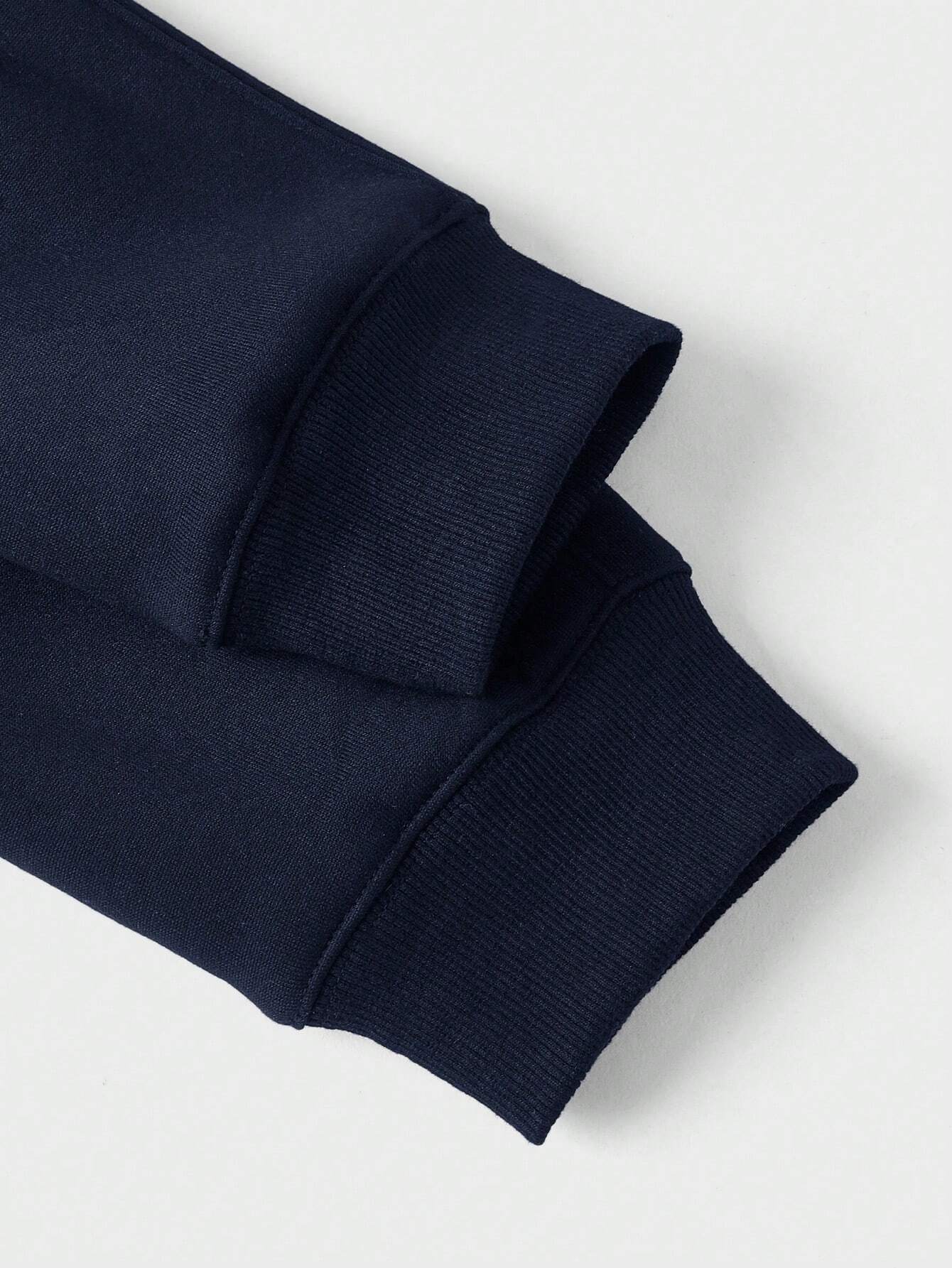 Kelvin | Stylish zip-up jumper with stand-up collar