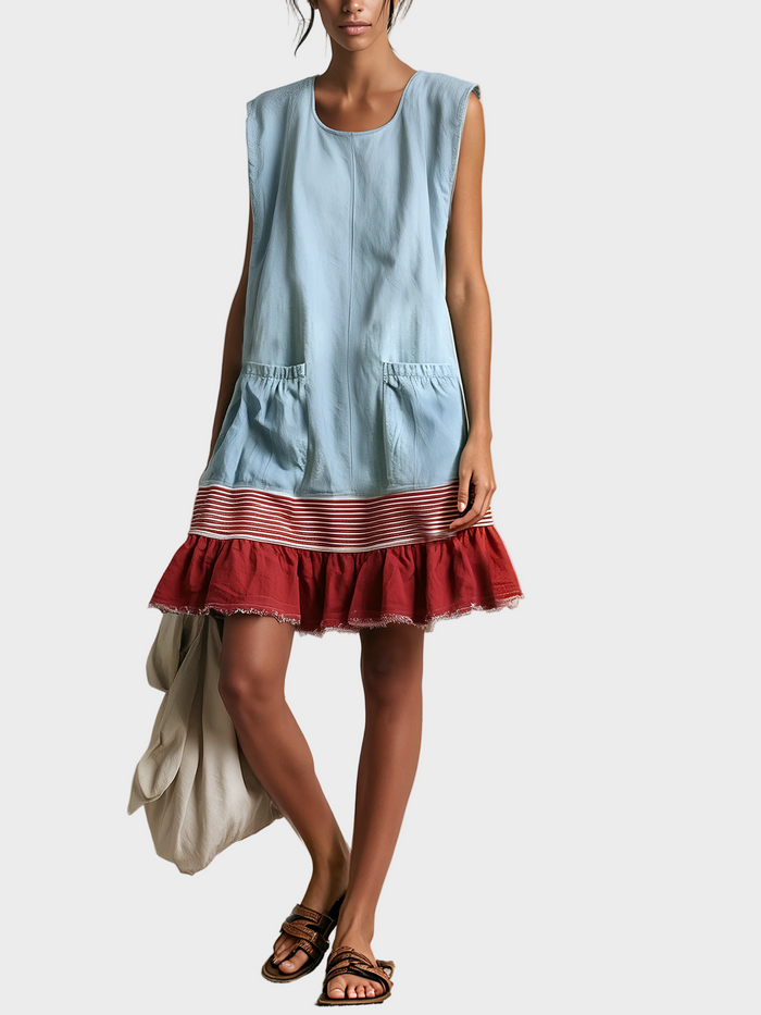 Amaya | Robe tunique sans manches bleu clair à liseré rouge et ourlet froncé
