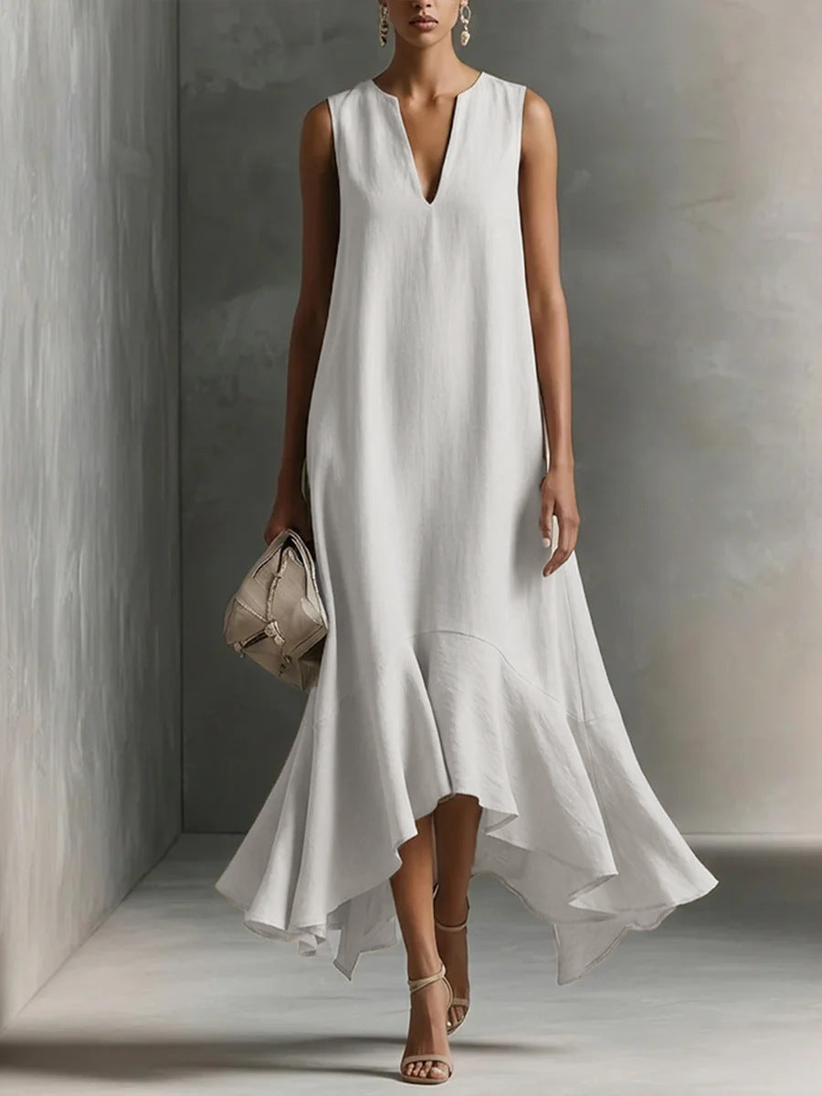Agathe | Robe fluide sans manches à volant asymétrique Blanc, photo studio