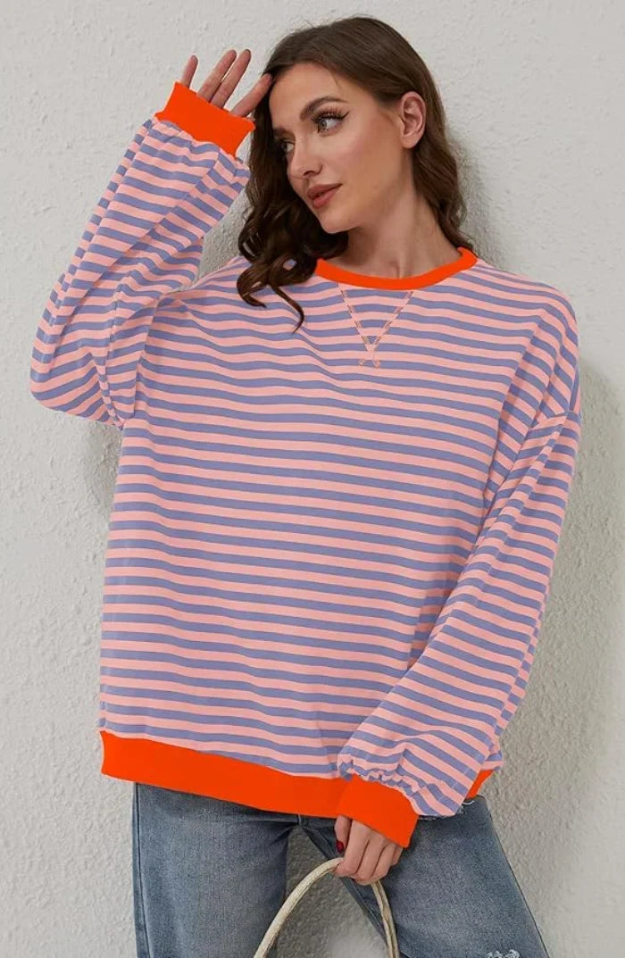 Irène | Sweat à rayures et bords contrastés Orange & Bleu, photo studio