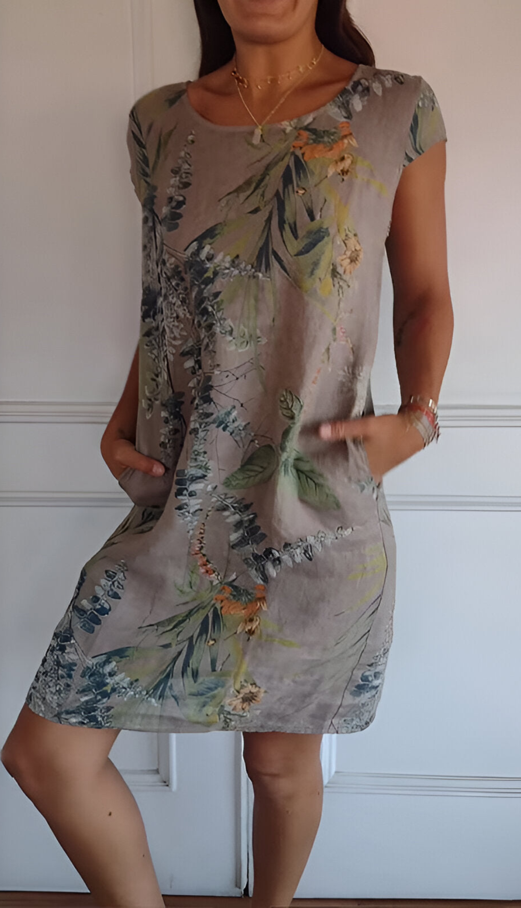 Cunégonde | Robe d'été à motif raffiné Marron, photo studio