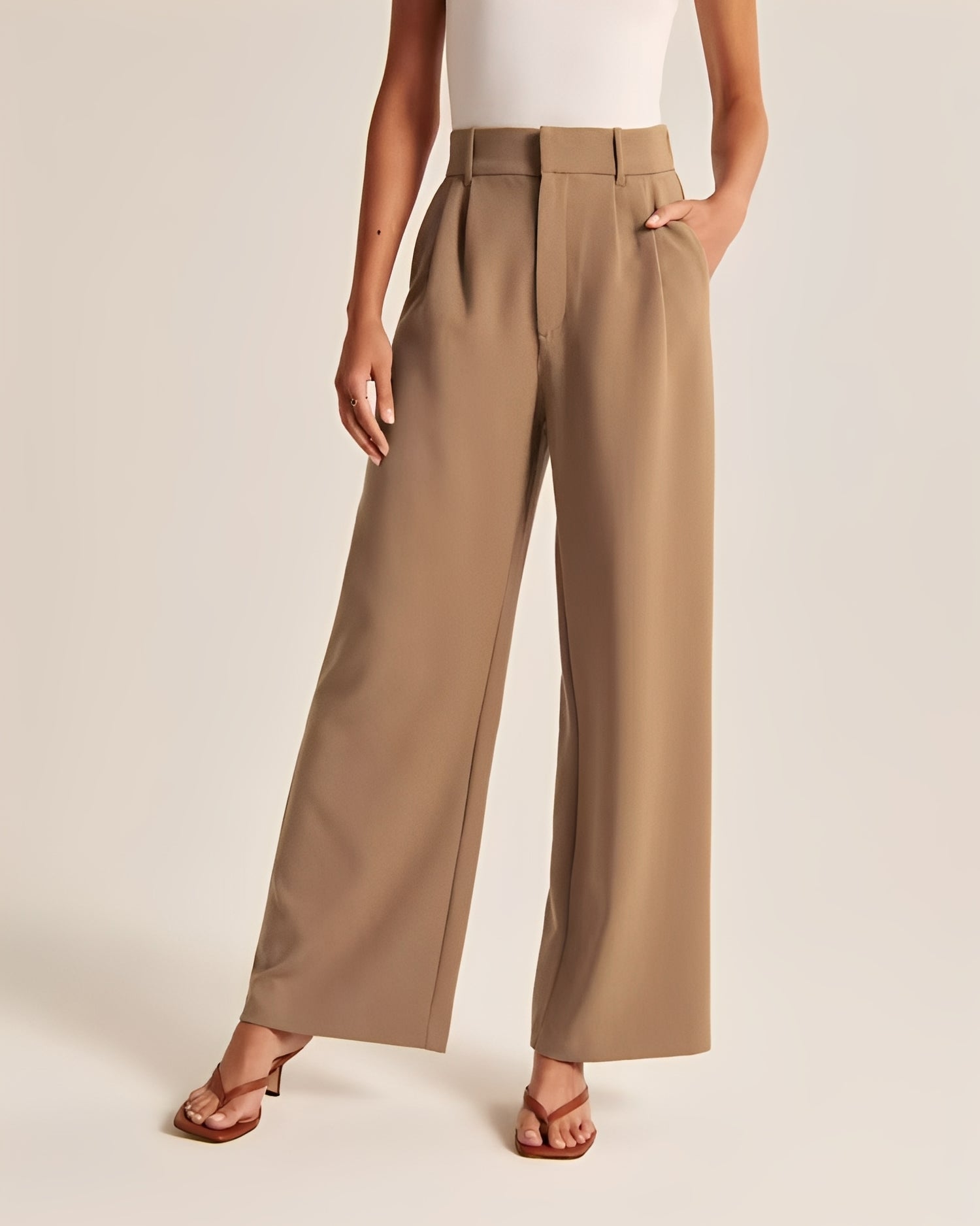 Ruela | Pantalon décontracté taille haute Marron, photo studio