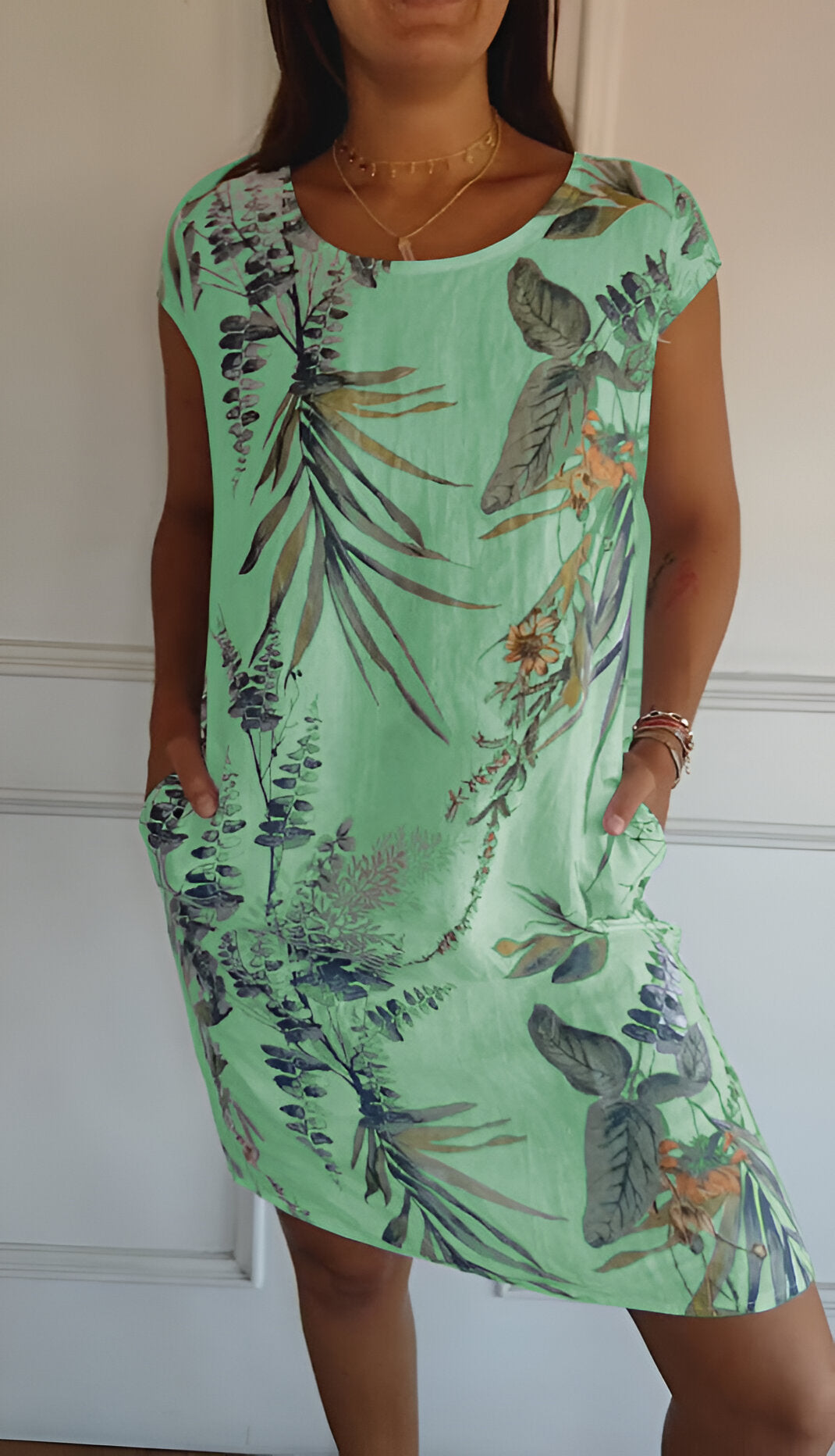 Cunégonde | Robe d'été à motif raffiné Vert, photo studio