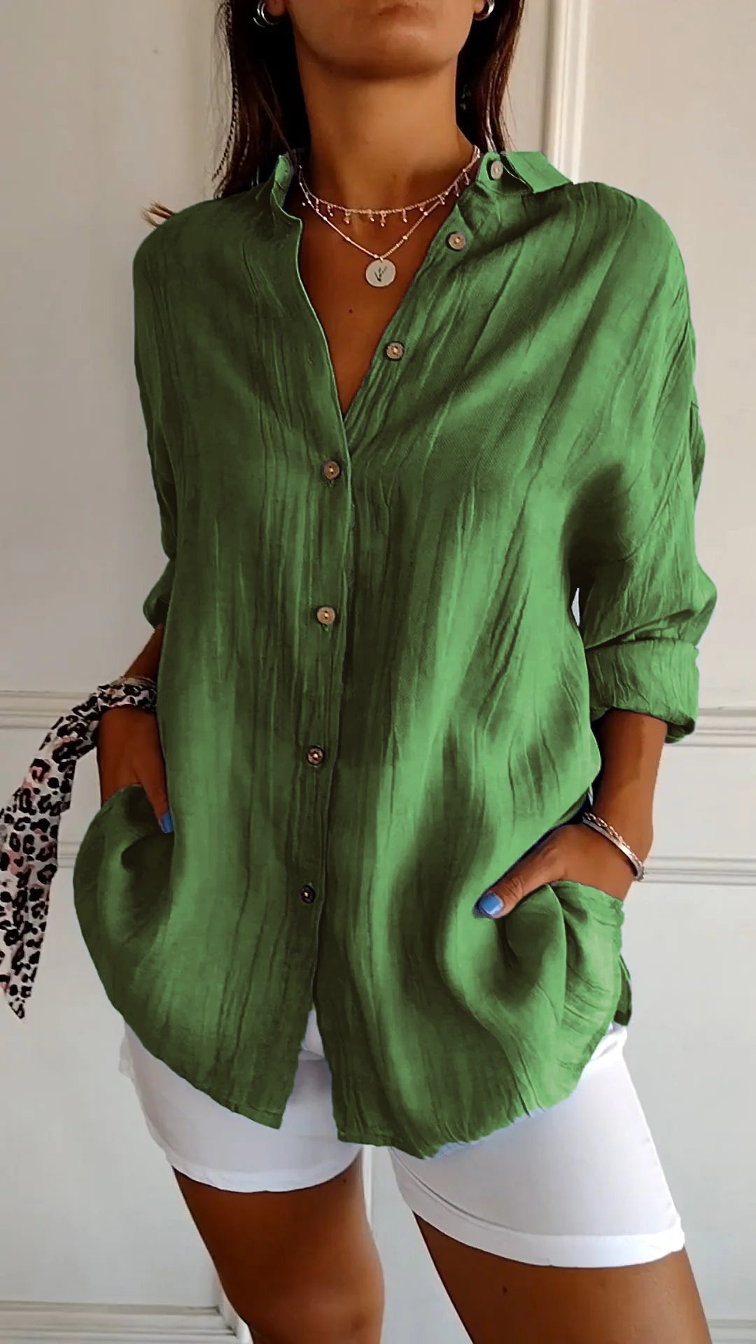 Mireille | Blouse oversize élégante Vert, photo studio
