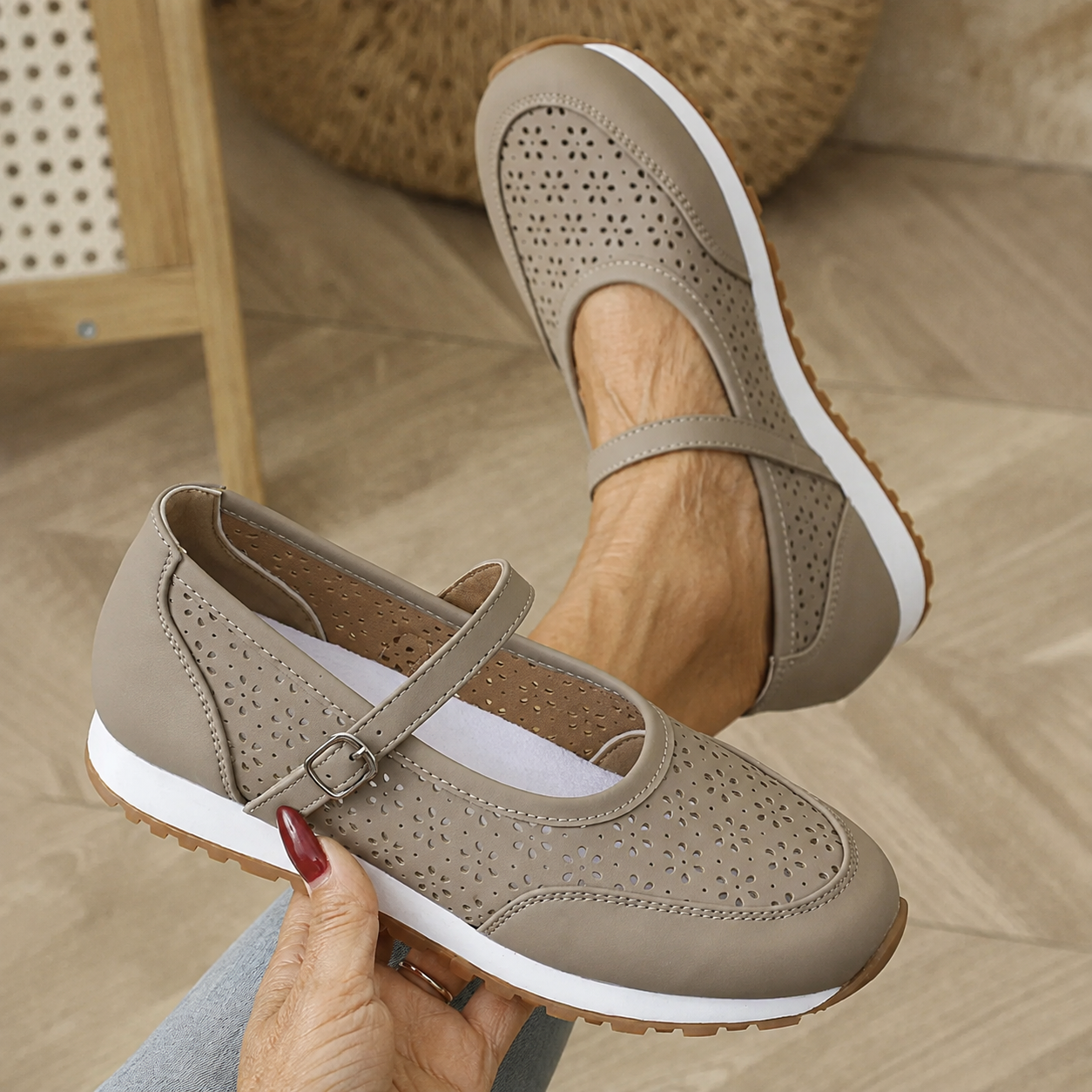 Aura™ Orthopedic Comfort Shoes Kaki, photo studio