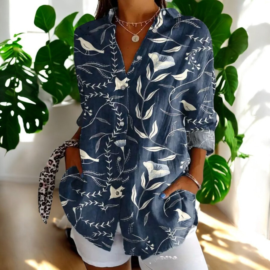 Irène | Blouse imprimée tendance Bleu foncé, photo studio