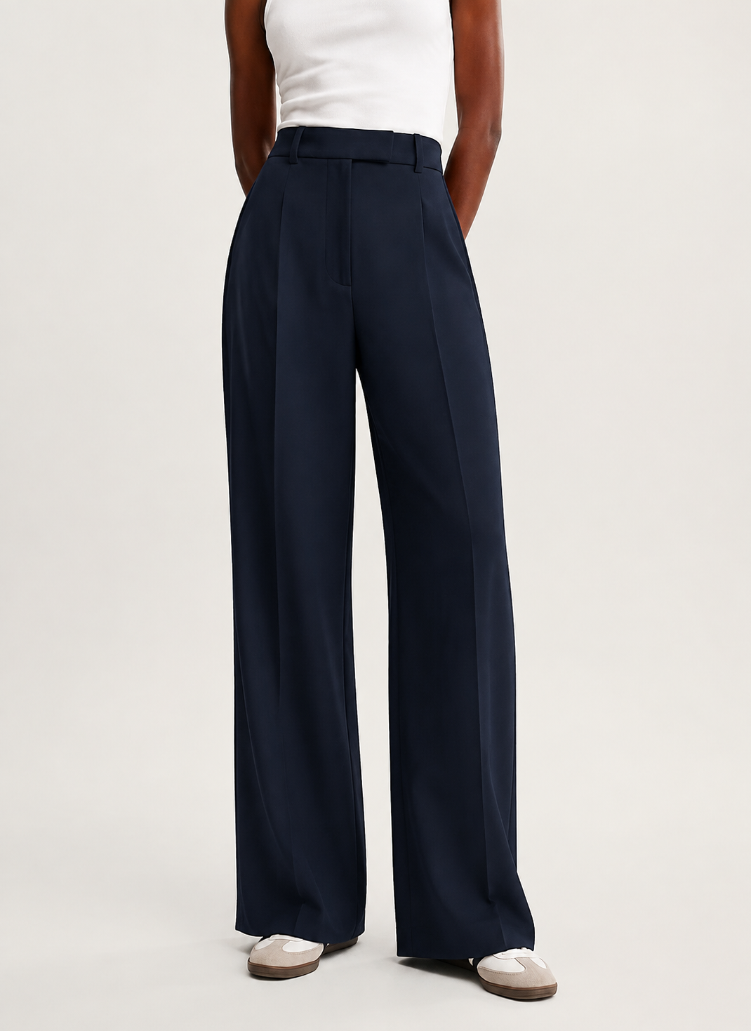 Emelda | Pantalon taille haute Noir, photo studio