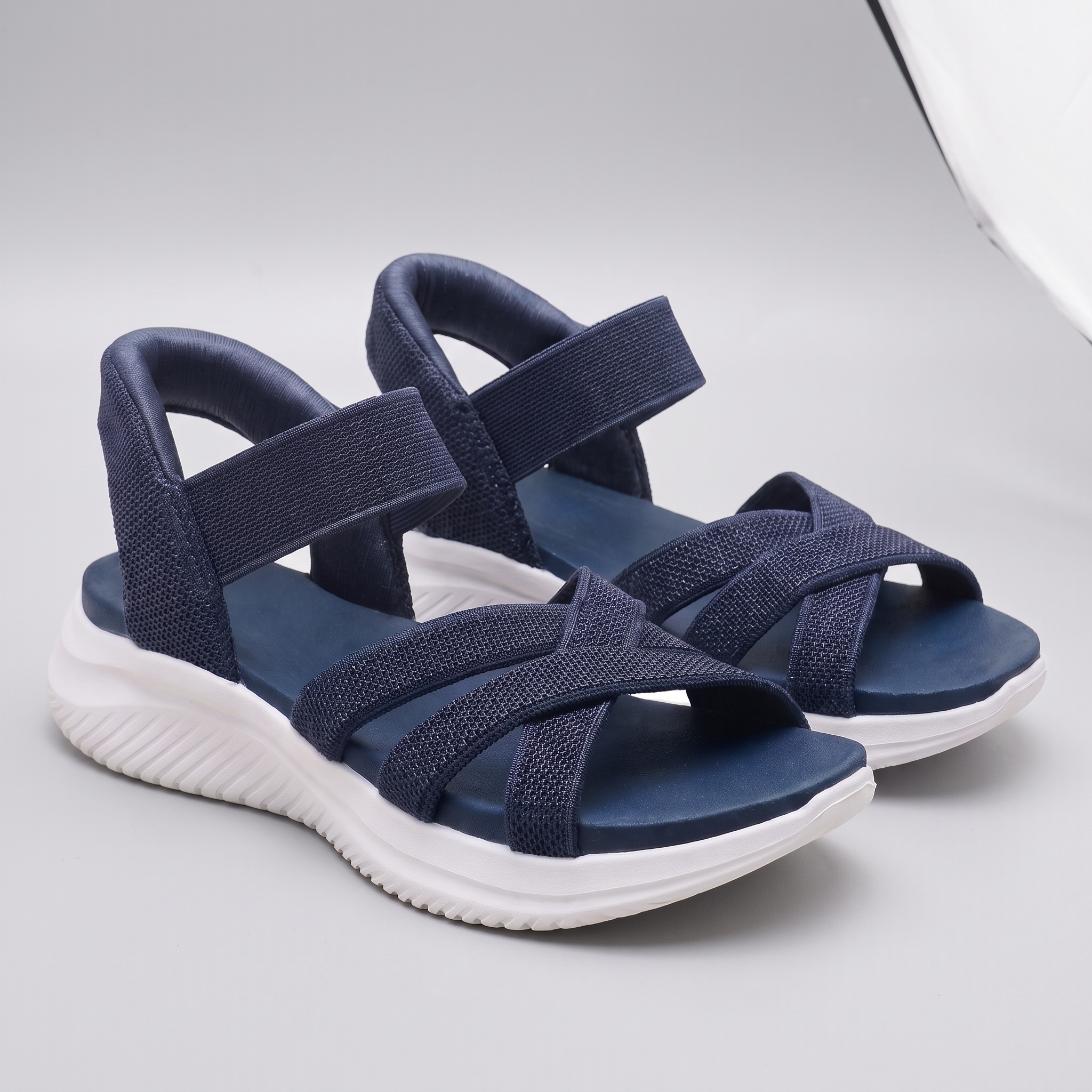 Elmswick | Sandales en maille Bleu, vue de face