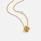 Collier doré double avec délicat détail