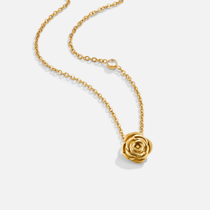 Collier doré double avec délicat détail