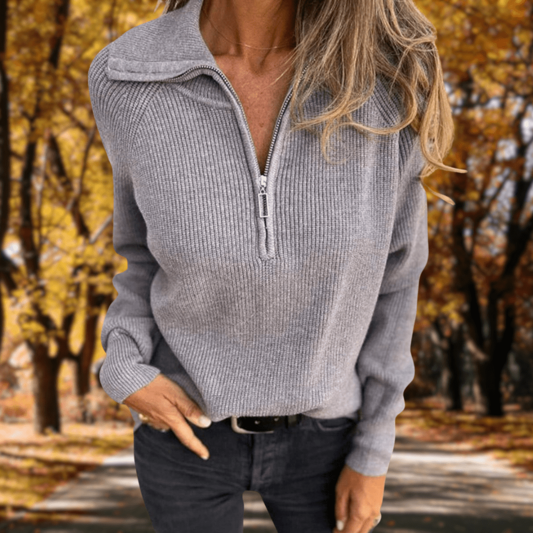 Elsie | Pull en maille côtelée à demi-zip Gris, photo studio