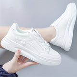 Baskets blanches chic confort léger