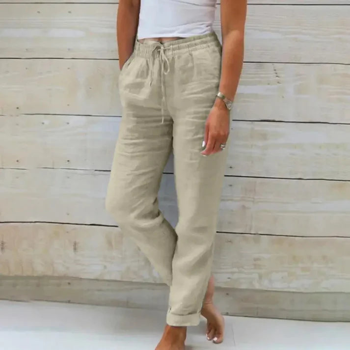 Frauke | Pantalon en tissu à taille élastiquée et ourlet revers Kaki, photo studio
