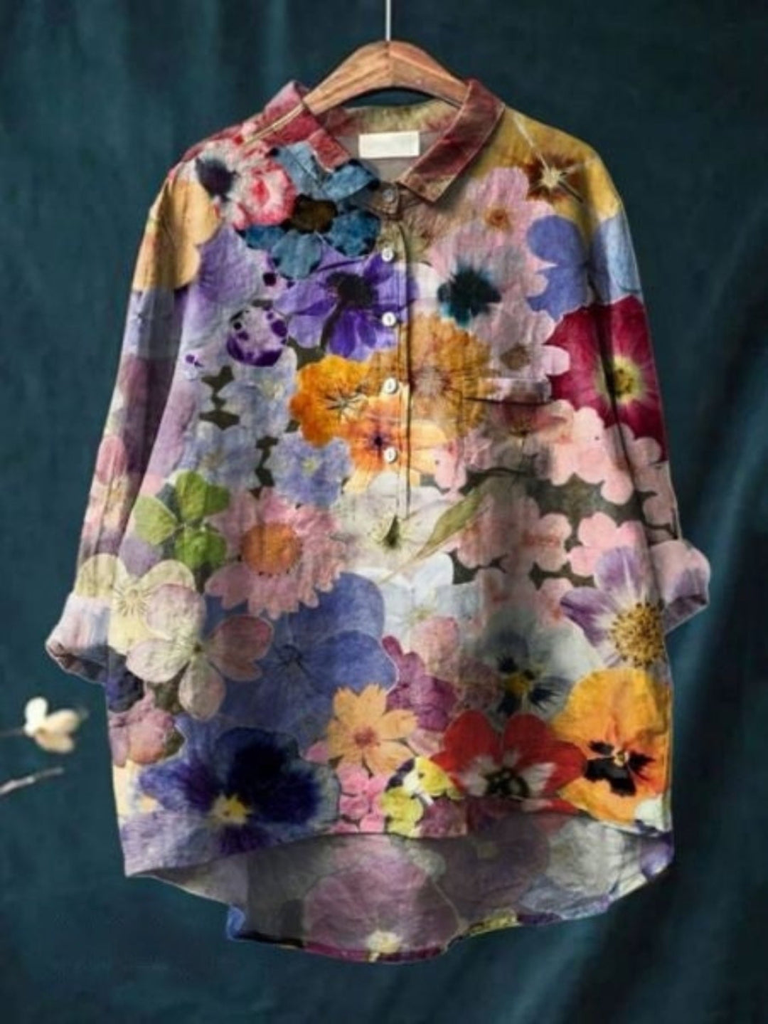 Andrée | Blouse vintage française à fleurs Motif fleuri 3, photo studio