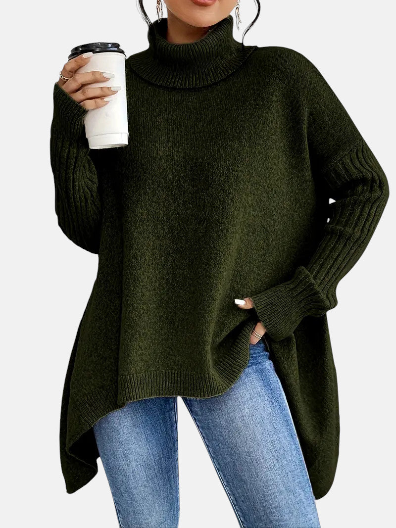 Mathilde | Pull oversize à col roulé et manches chauve-souris Vert, photo studio