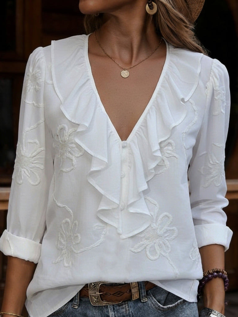 Isaure | Blouse à volants col V et broderie fleurie Blanc, photo studio
