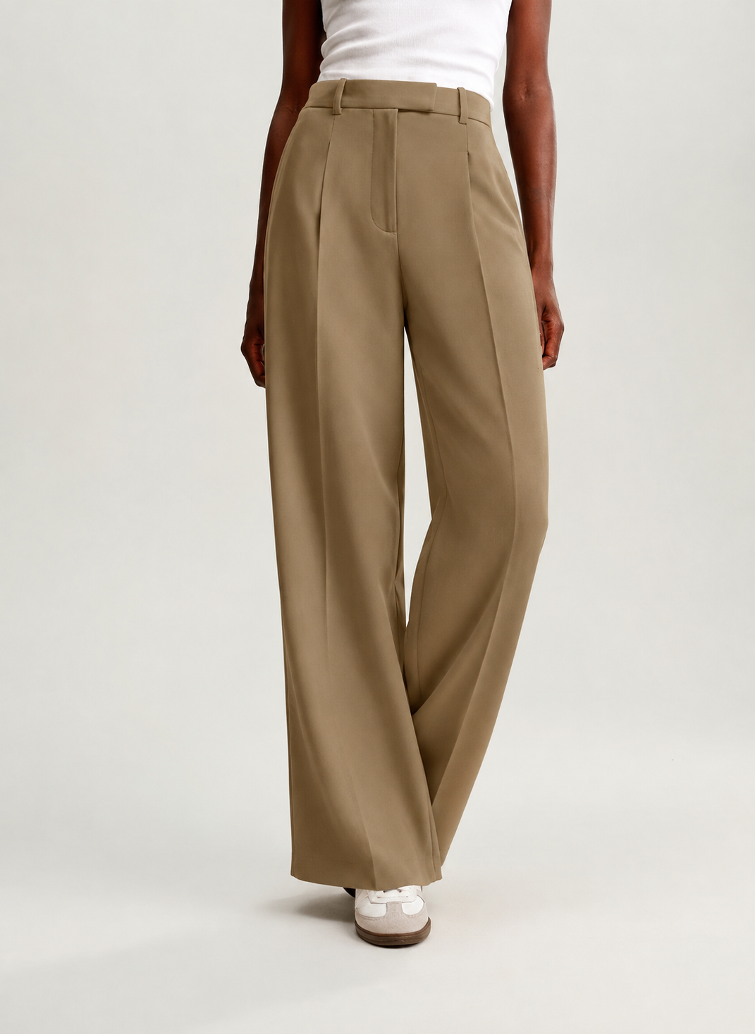 Emelda | Pantalon taille haute Beige, photo studio