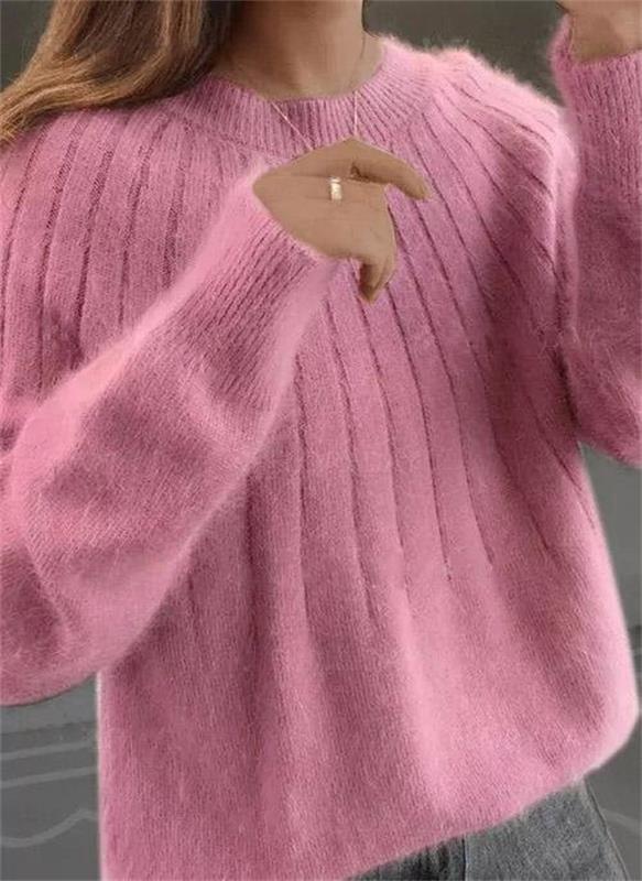 Alodia | Pull en maille douillet et moelleux à col rond Rose, photo studio