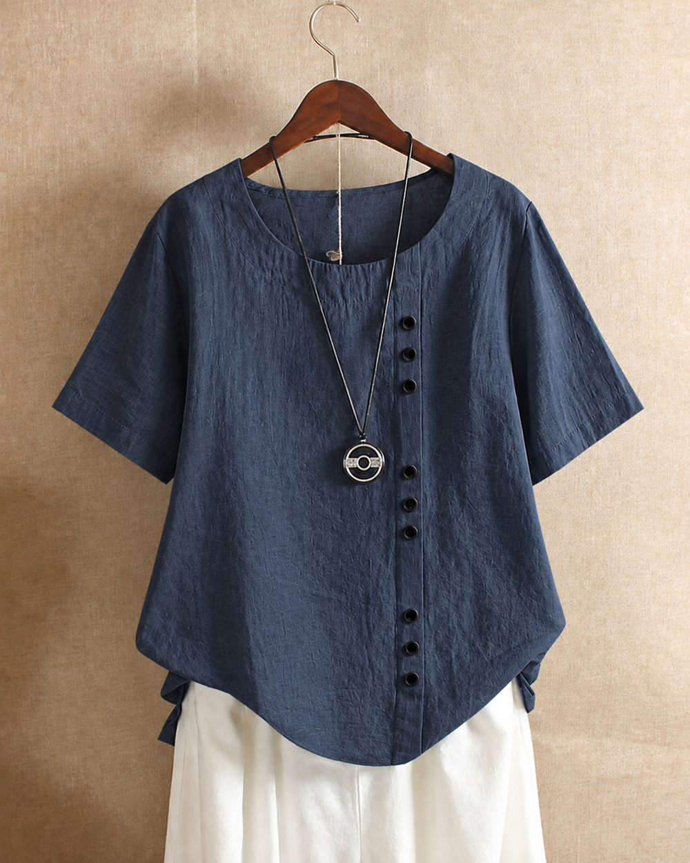 Une blouse, du café au dîner.
