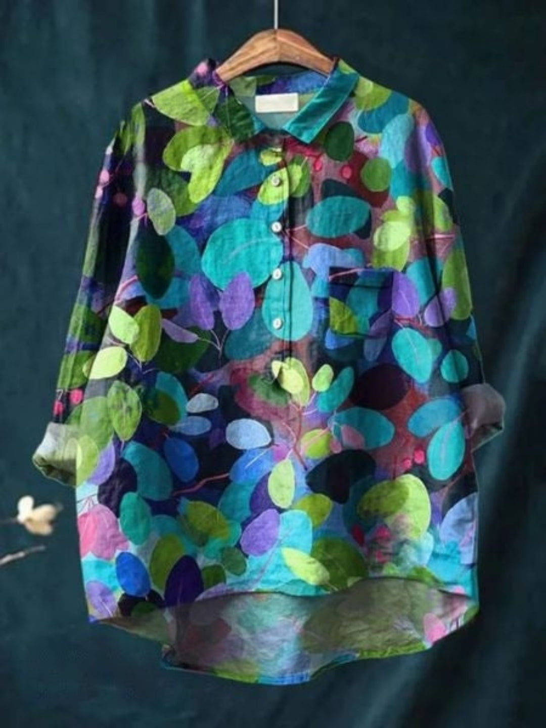 Andrée | Blouse vintage française à fleurs Motif fleuri 4, photo studio