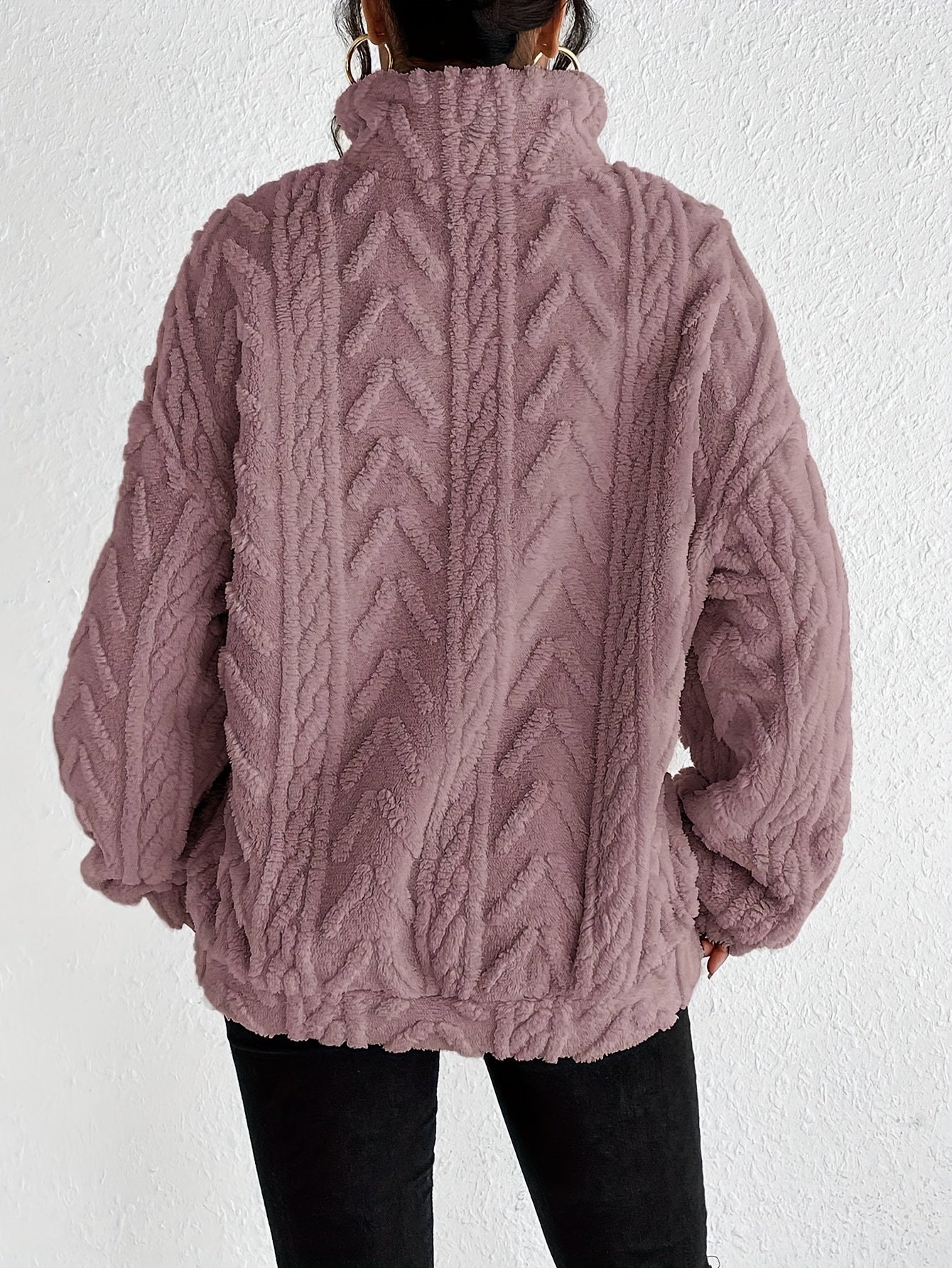 Cassandre | Pull torsadé à col montant zippé Lilas, photo studio