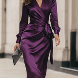 Clara — Robe Midi Drapée en Satin Prune Profond