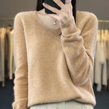 Clémence | Pull en maille à col V et poignets côtelés