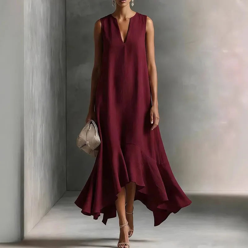 Agathe | Robe fluide sans manches à volant asymétrique Rouge vin, photo studio