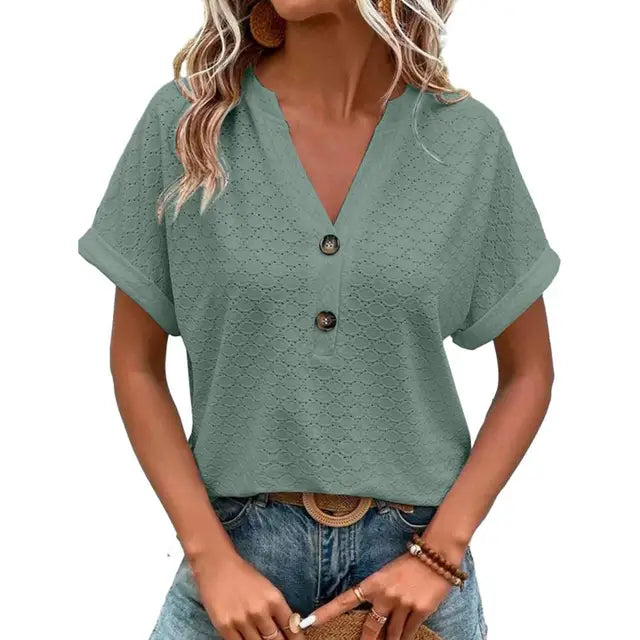 Olympe | Blouse décontractée à encolure fendue Vert, photo studio
