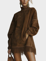 Robe en suédine à col roulé et franges