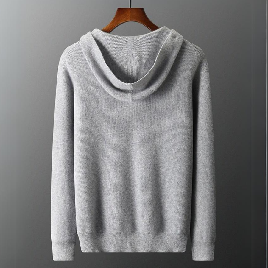 Le pull que l'on prend en premier.