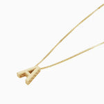 Collier initial en lettres d'amour