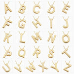 Collier initial en lettres d'amour