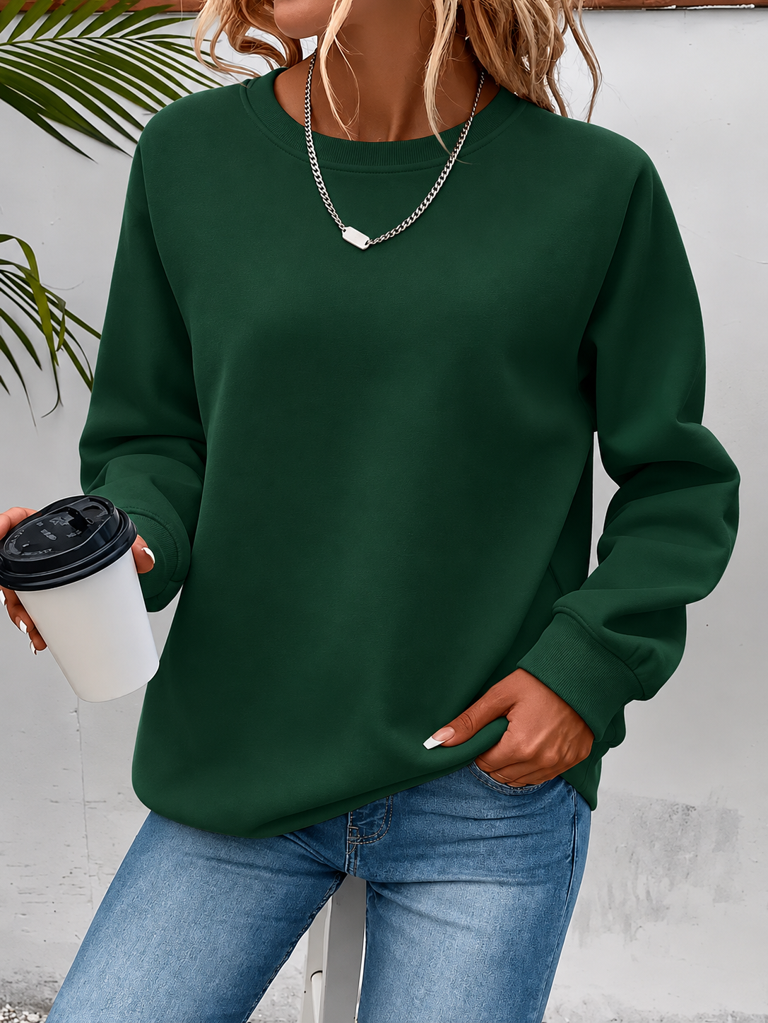 Ariane | Sweat moderne du quotidien Vert, photo studio