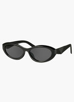 Lunettes de soleil minimalistes