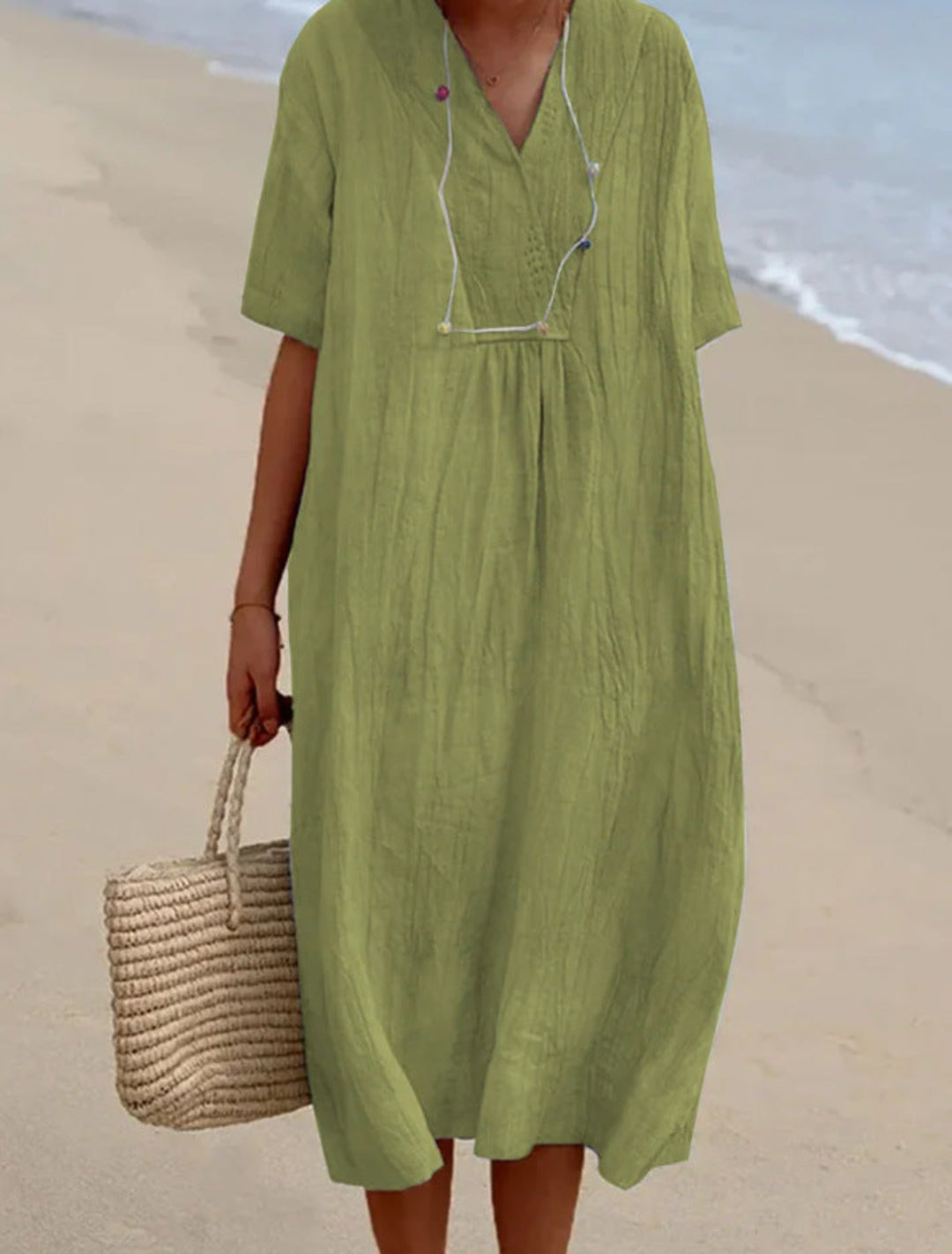 Madeleine | Robe d'été chic et fluide Vert clair, photo studio