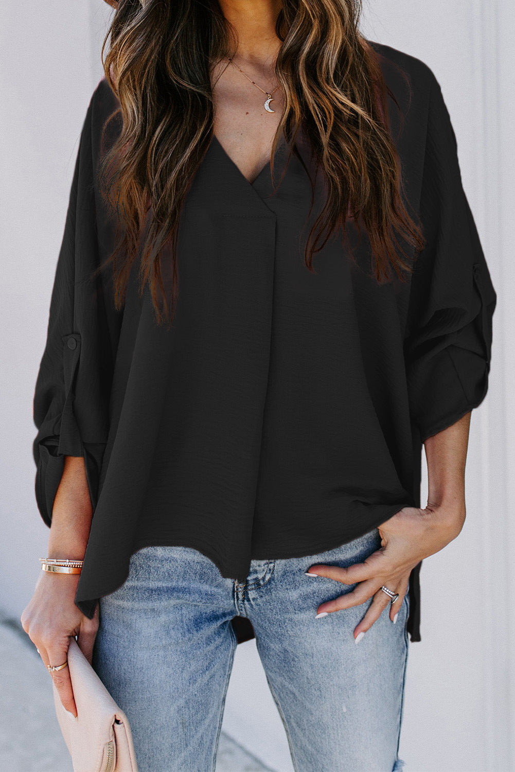 Dorothée | Blouse à manches longues et col V Noir, photo studio