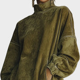 Robe en suédine à col roulé et franges