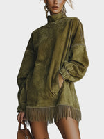 Robe en suédine à col roulé et franges