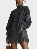 Robe en suédine à col roulé et franges