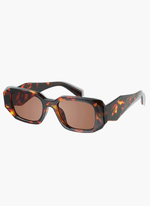 Lunettes de soleil audacieuses