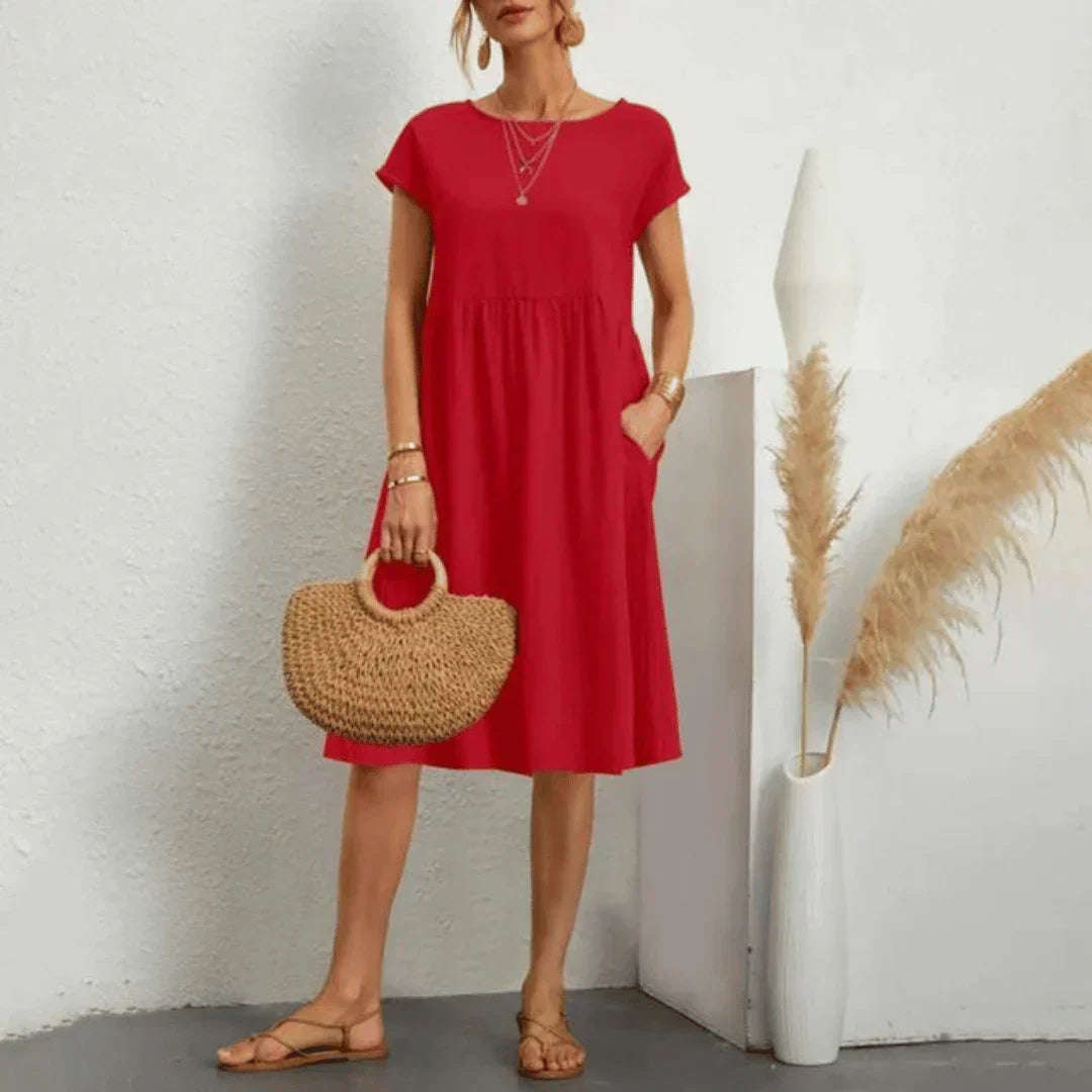 Irène | Robe fluide d'une élégance intemporelle Rouge, photo studio