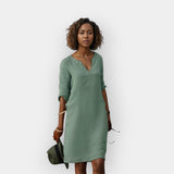Monique | Robe droite à encolure fendue