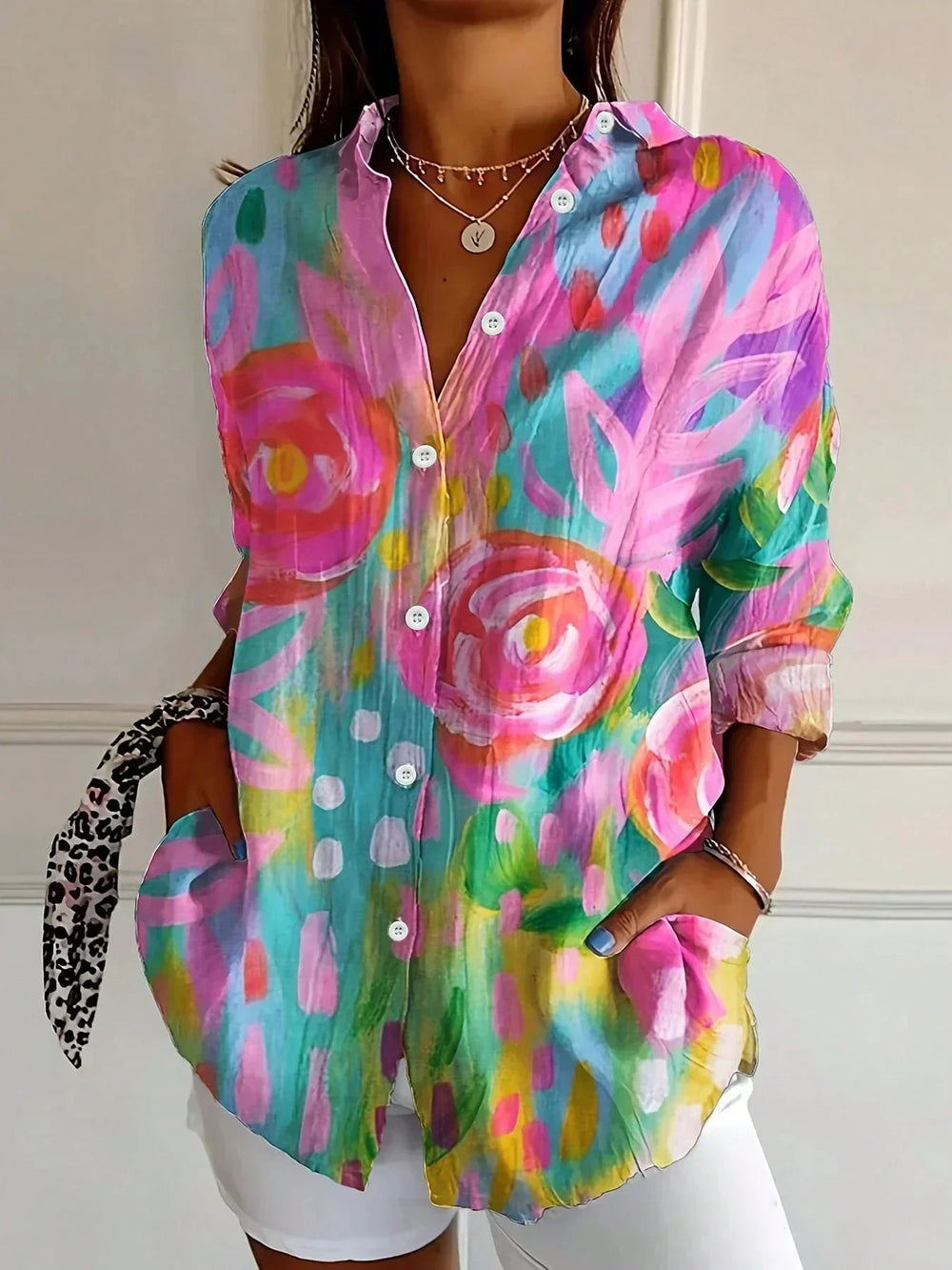 Une blouse, du café au dîner.