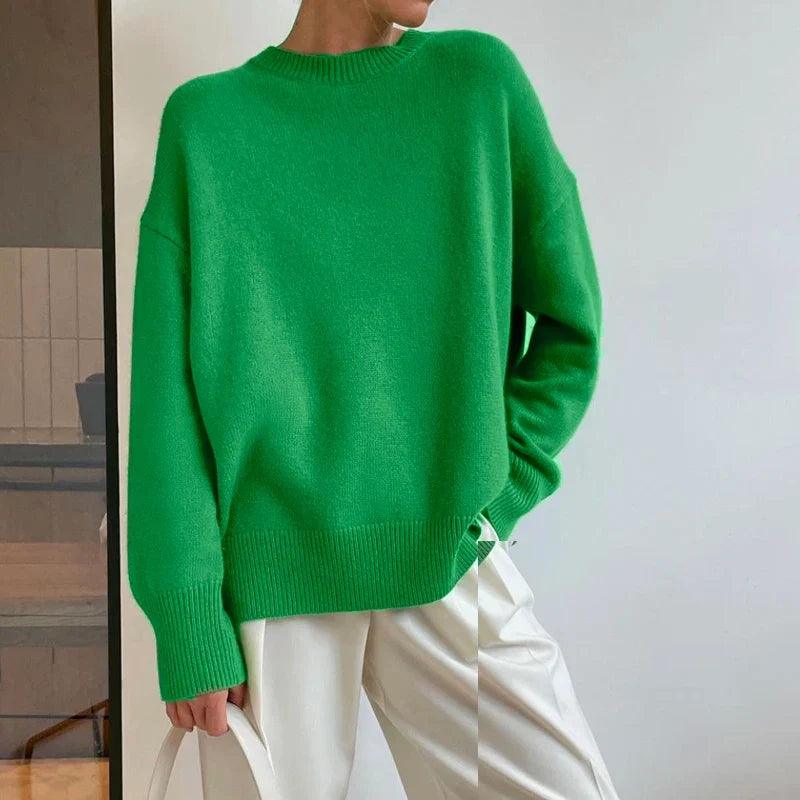 Charla | Pull douillet et sobre Vert, photo studio